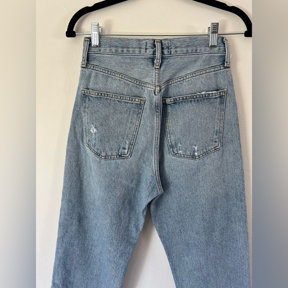 AGOLDE 90s Crop Lightly Distressed Lightwash Organic Jeans In Color Replica - Picture 9 of 12